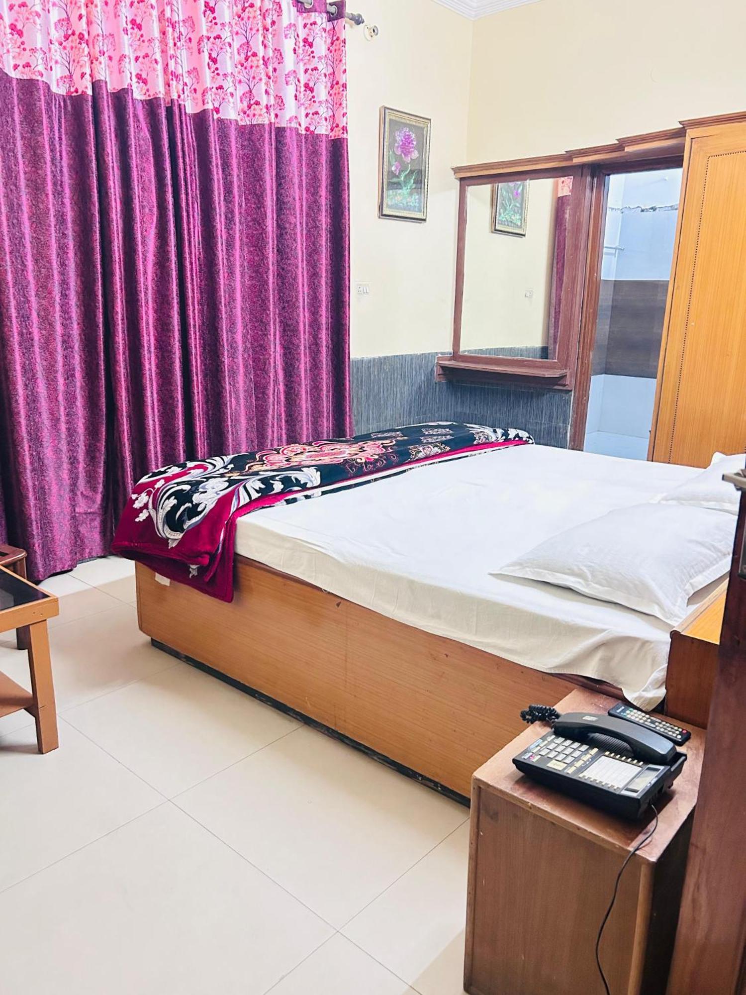 Sunrise Hotel Jalandhar Ngoại thất bức ảnh